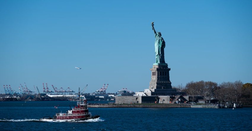 Must-Visit Attractions: Travel New York USA 2024